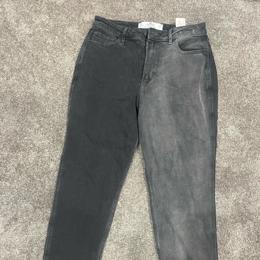 Hollister Curvy High-Rise Mom Jean